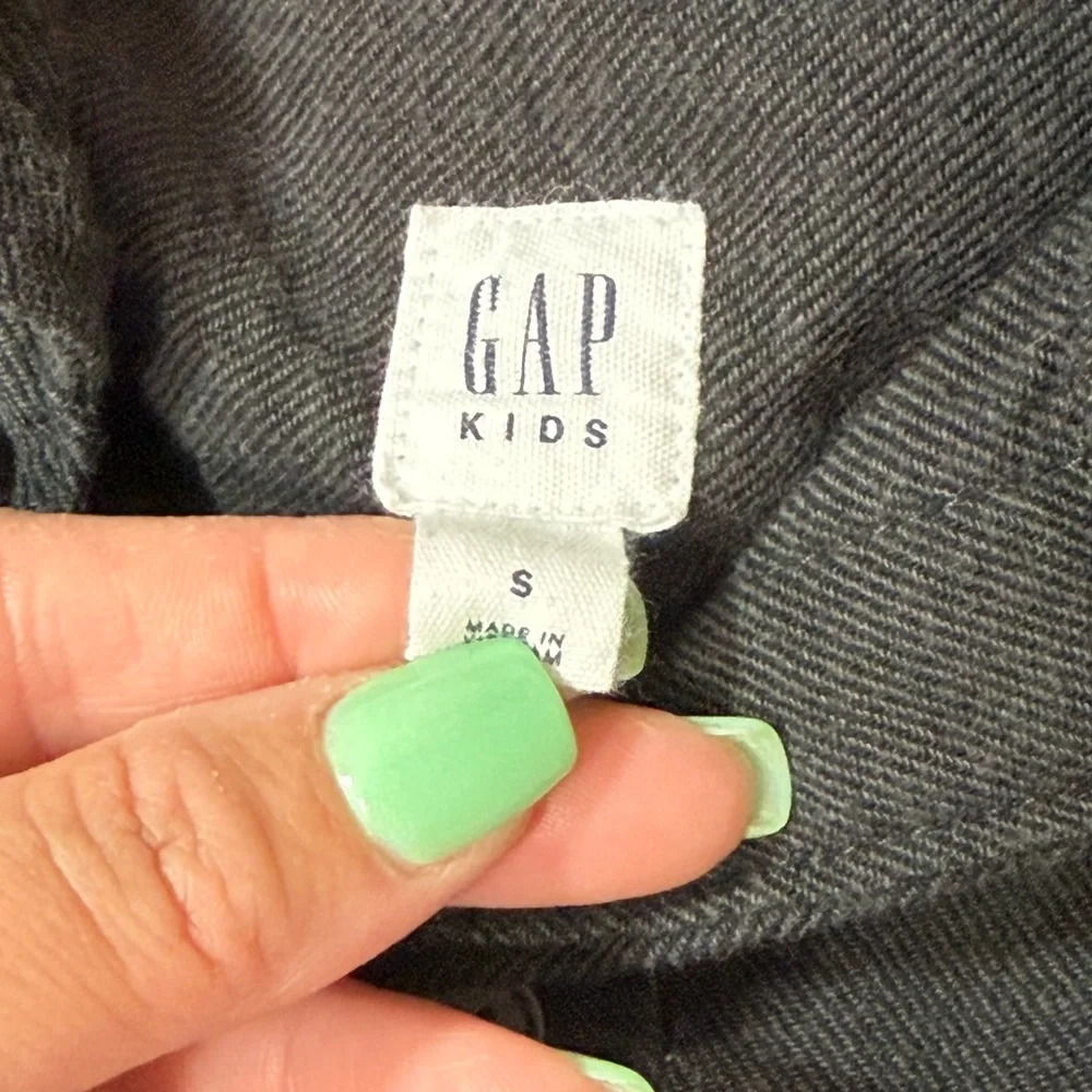 GAP Kids Size Small Black Button-Up Long Sleeve Shirt